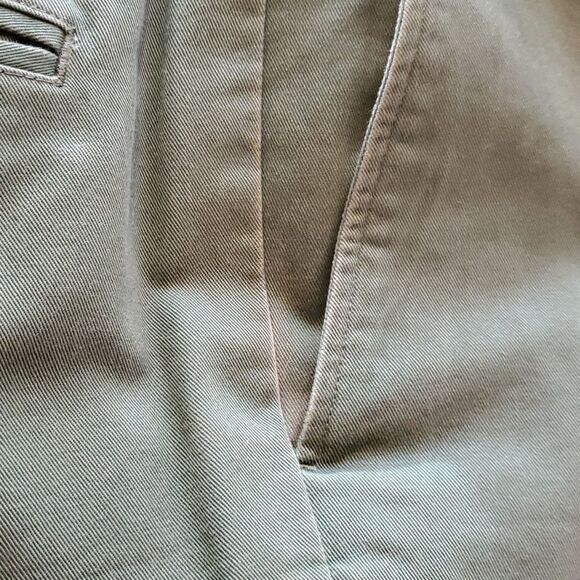 LANDS' END GREEN COTTON CHINO PANTS SIZE 36, WAIST 37, INSEAM 32 HOLIDAY (FLAWS) - Picture 11 of 11